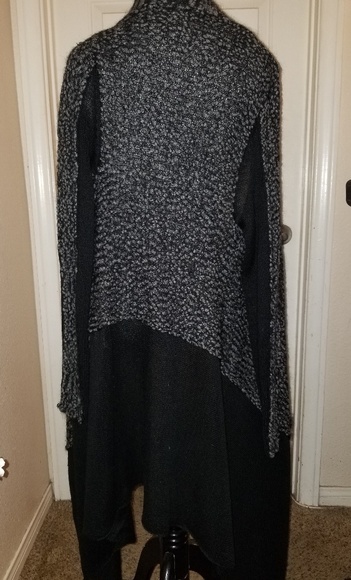 Beautiful Line Knitwear Cardigan - Picture 2 of 5